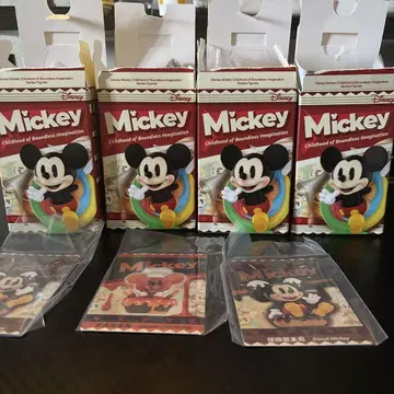 mickey popmart 피규어