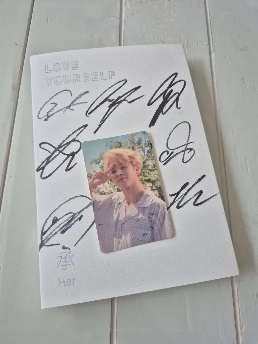 BTS Love Yourself Her Signature Album + Photocard