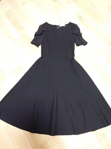 르네 원피스 플레어 블랙 반팔 34