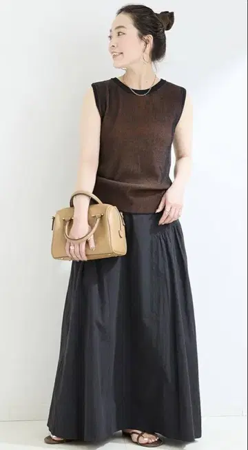 B.C STOCK 손세탁 가능 / 불규칙 개더 스커트