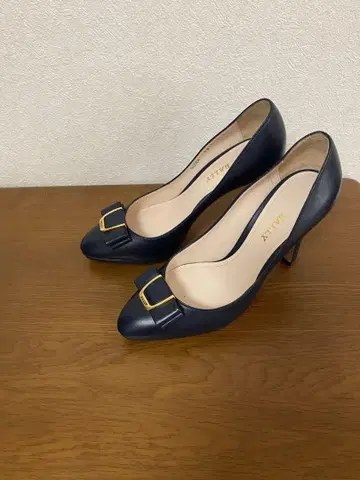 BALLY 발리 네이비 가죽 펌프스