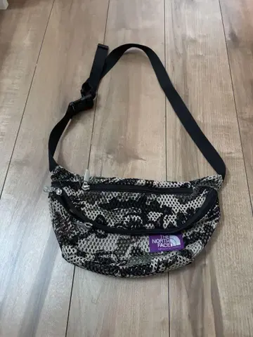 THE NORTH FACE 메쉬 바디백 카모플라쥬 보타니컬