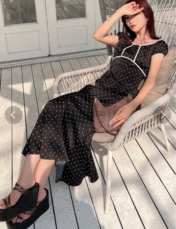 바이컬러 파이핑 머메이드 원피스 RESEXXY 블랙 도트