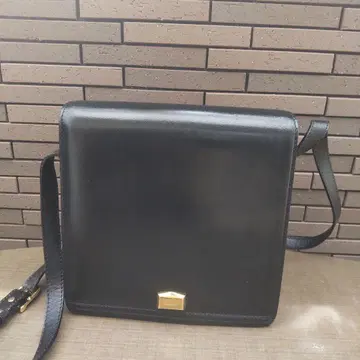 BALLY 블랙 가죽 숄더백