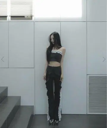 멜트 레이디 러플 플레어 팬츠