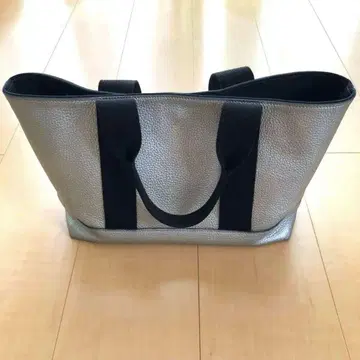 실버 백 핸드백