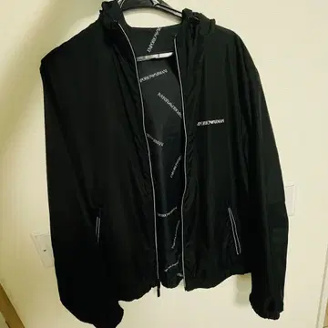 Emporio Armani 블랙 나일론 자켓 48
