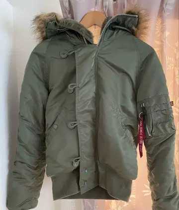 ALPHA INDUSTRIES 알파인더스트리 다운 자켓