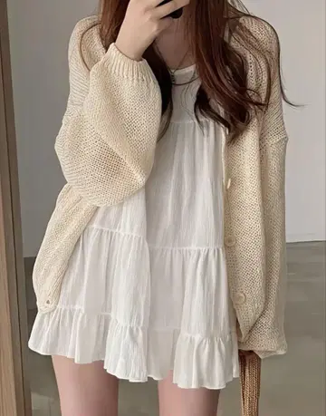 크림색 오버 사이즈 니트 가디건