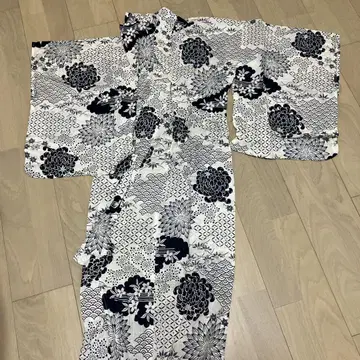 흰색과 네이비 꽃무늬 유카타 단품