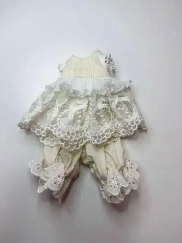 네오 브라이스 아웃핏