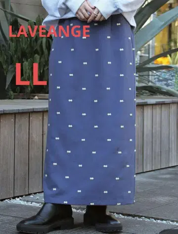 LAVEANGE 라비앙제 자수 내로우 스커트