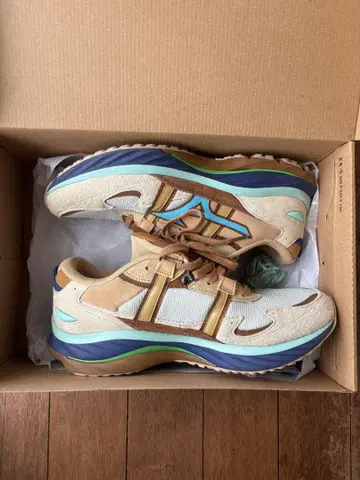 Mizuno Wave 스니커즈 베이지/브라운/블루