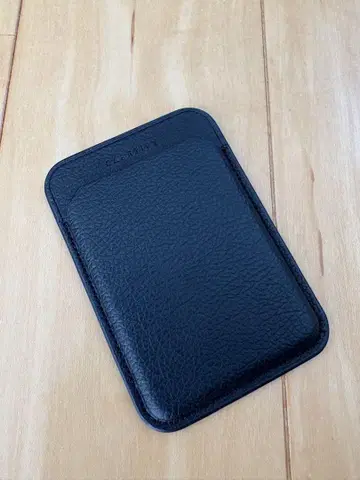 CASETIFY 블랙 가죽 카드 케이스