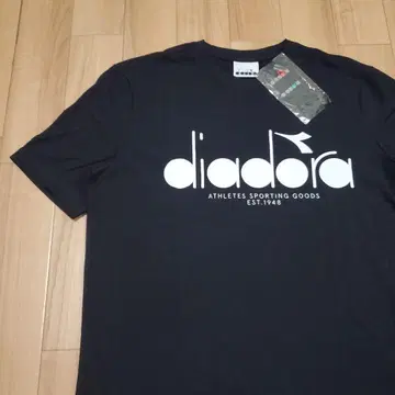 미사용 새상품 DIADORA 디아도라 로고 티셔츠