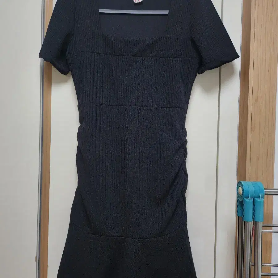 ワンピース Soa Mini Onepiece Black Mini Onepiece Black [New] on Bunjang Global Site.