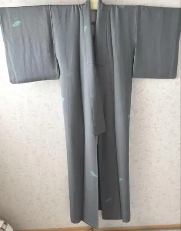 그레이 코몬 기모노 청록색 꽃무늬