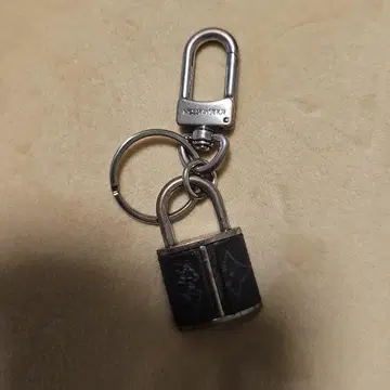 락형 키링 블랙