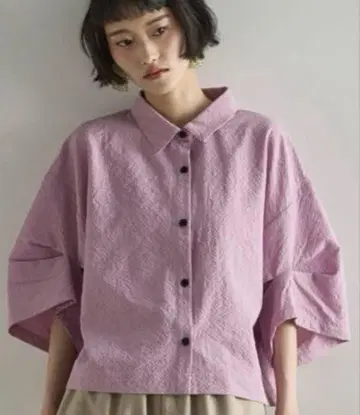 블라우스 셔츠 턱 하프 슬리브 시어서커 크롭 셔츠 핑크