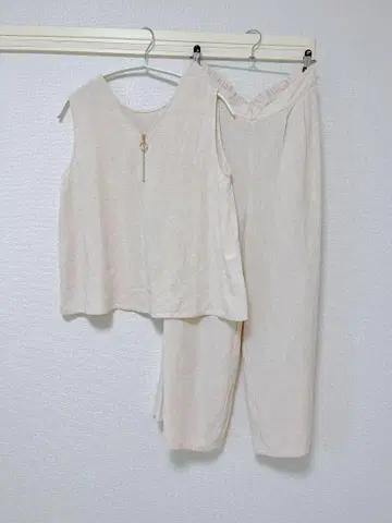 Lutique 베이지 린넨풍 셋업