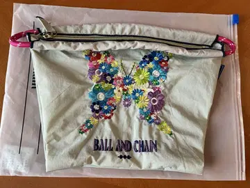 Ball & Chain 나비와 꽃 자수 파우치