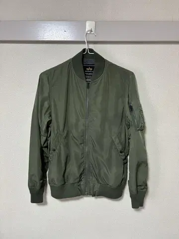 ALPHA INDUSTRIES 밀리터리 자켓 M 사이즈