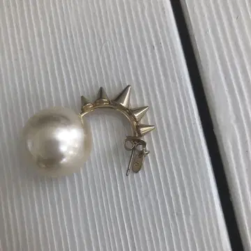 e.m 한쪽 귀걸이