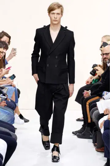 블랙 JW ANDERSON 16SS 플리츠 배기 트라우저 사이즈 46