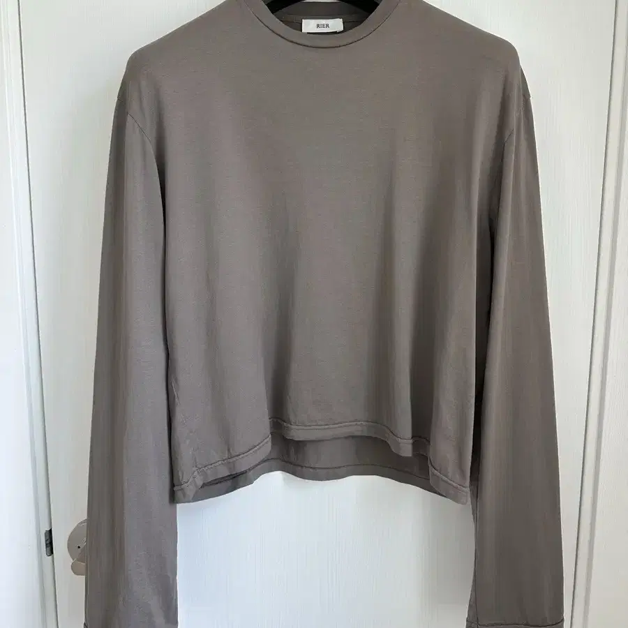 【関税込み】Rier グレー Shortsleeves シルク Tシャツ 関税込み】Rier グレー Shortsleeves シルク Tシャツ (Tシャツ