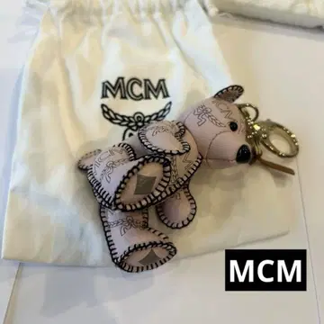 엠씨엠 곰 모양 키링 핑크