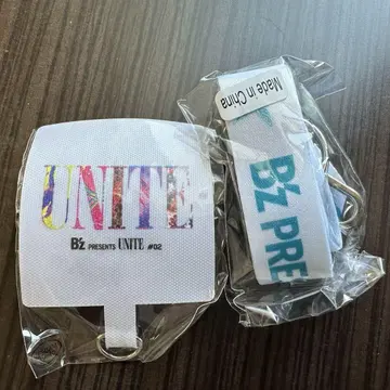 B'z UNITE02 가챠 넥스트랩 & 폰 탭