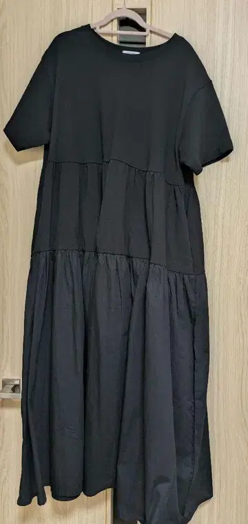 로리즈팜 블랙 반팔 원피스