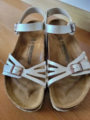 BIRKENSTOCK 화이트 스트랩 샌들 40