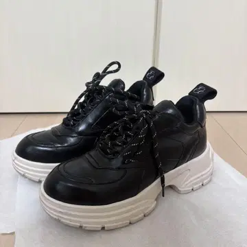 epine 블랙 통굽 화이트 밑창 스니커즈 24cm