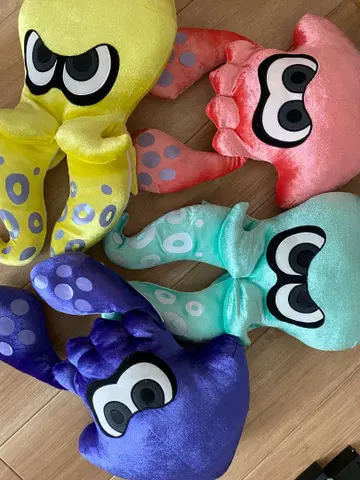 컬러풀한 오징어 봉제 인형 세트