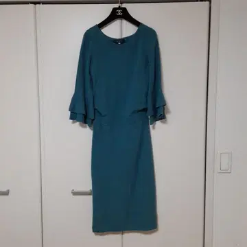 JUSGLITTY 플레어 슬리브 니트 원피스 사이즈 2