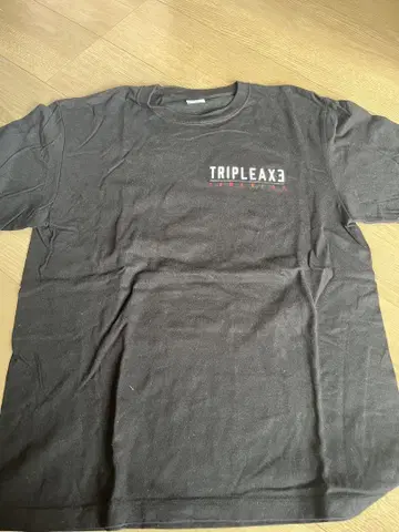 TRIPLEAXE 다크 그레이 티셔츠 L 사이즈