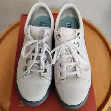 CAMPER 가죽 스니커즈 사이즈 36