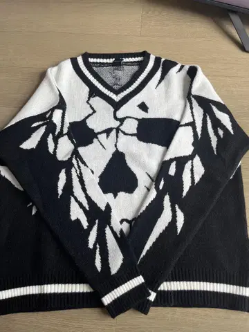 DROPDEAD 스컬 가디건