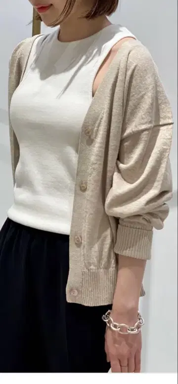 윔 가젯 린넨 V 넥 가디건 베이지
