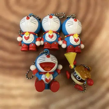 도라에몽 마스코트 버거 감독 피규어 키링