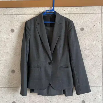 THE SUITS COMPANY 그레이 정장 세트 (블레이저 + 스커트)