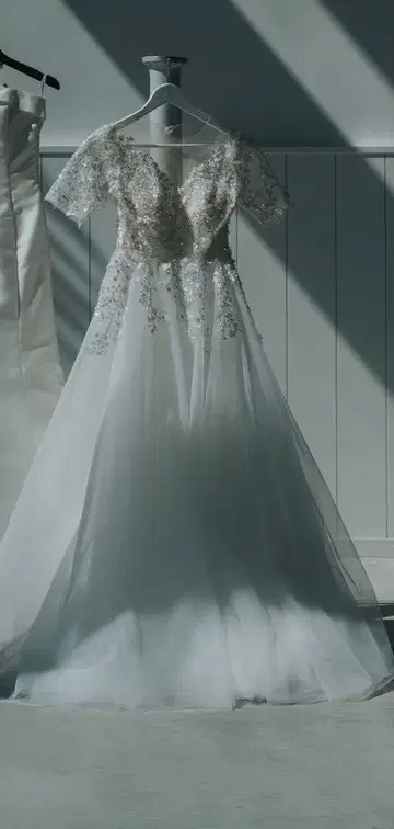 화이트 웨딩 드레스 A 라인