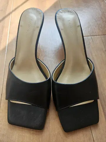 Aresense 아렌스 블랙 뮬 약 5cm 힐