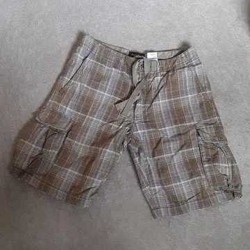 브라운 계열 체크 카고 숏 팬츠