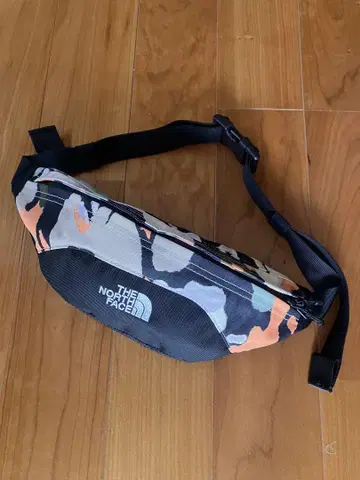 THE NORTH FACE 웨스트 파우치 카모플라쥬