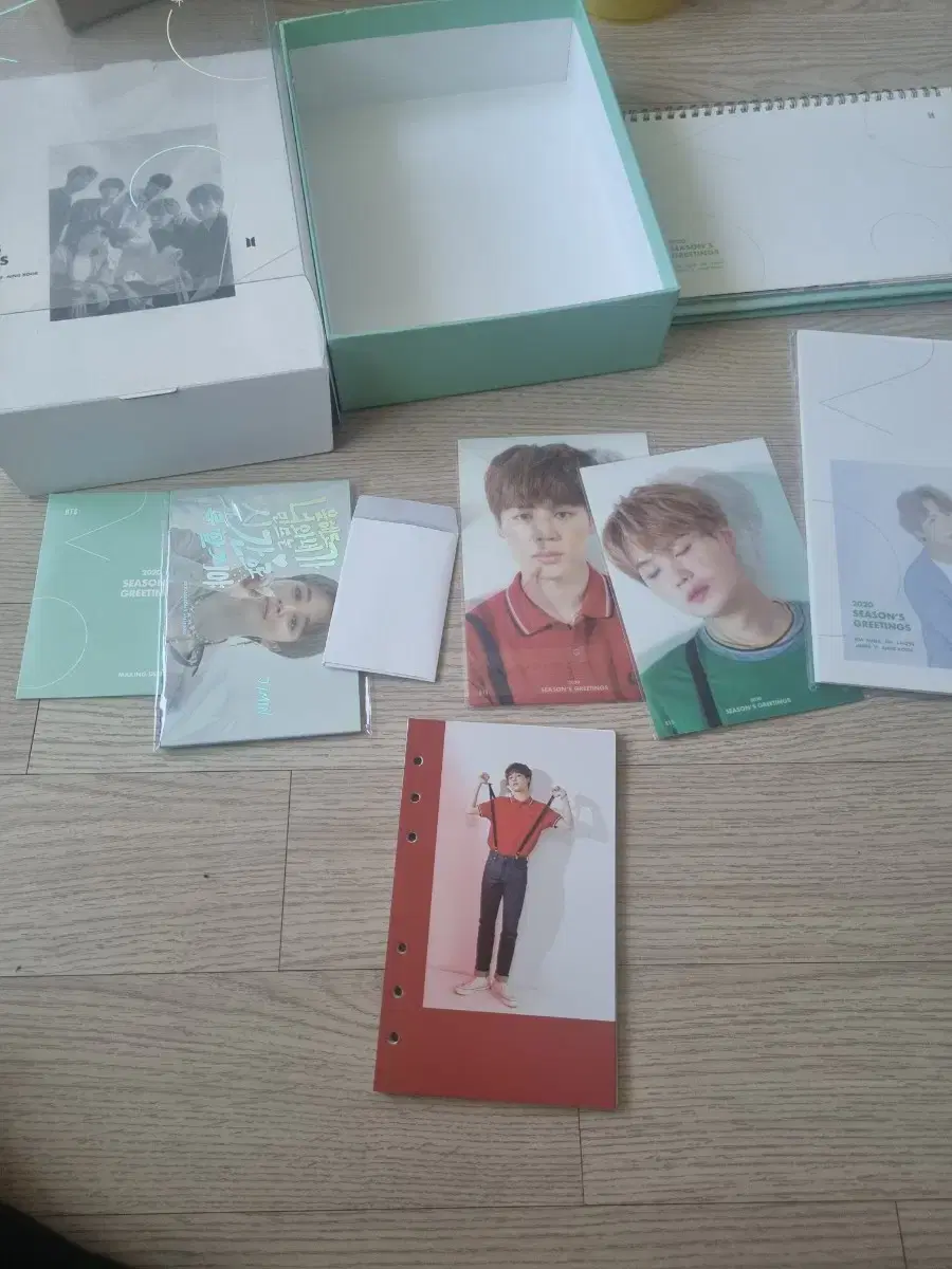 Bangtan 2020 season's greetings Jimin. WTS bulk including Yoon-gi lenticular. bts