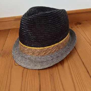 PaulSmith 블랙과 그레이 스트라이프 중절 밀짚모자