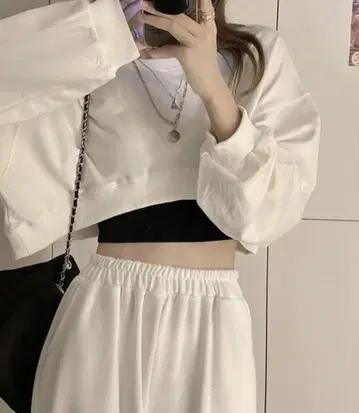 숏 기장 맨투맨 크롭 기장 긴팔 풀오버