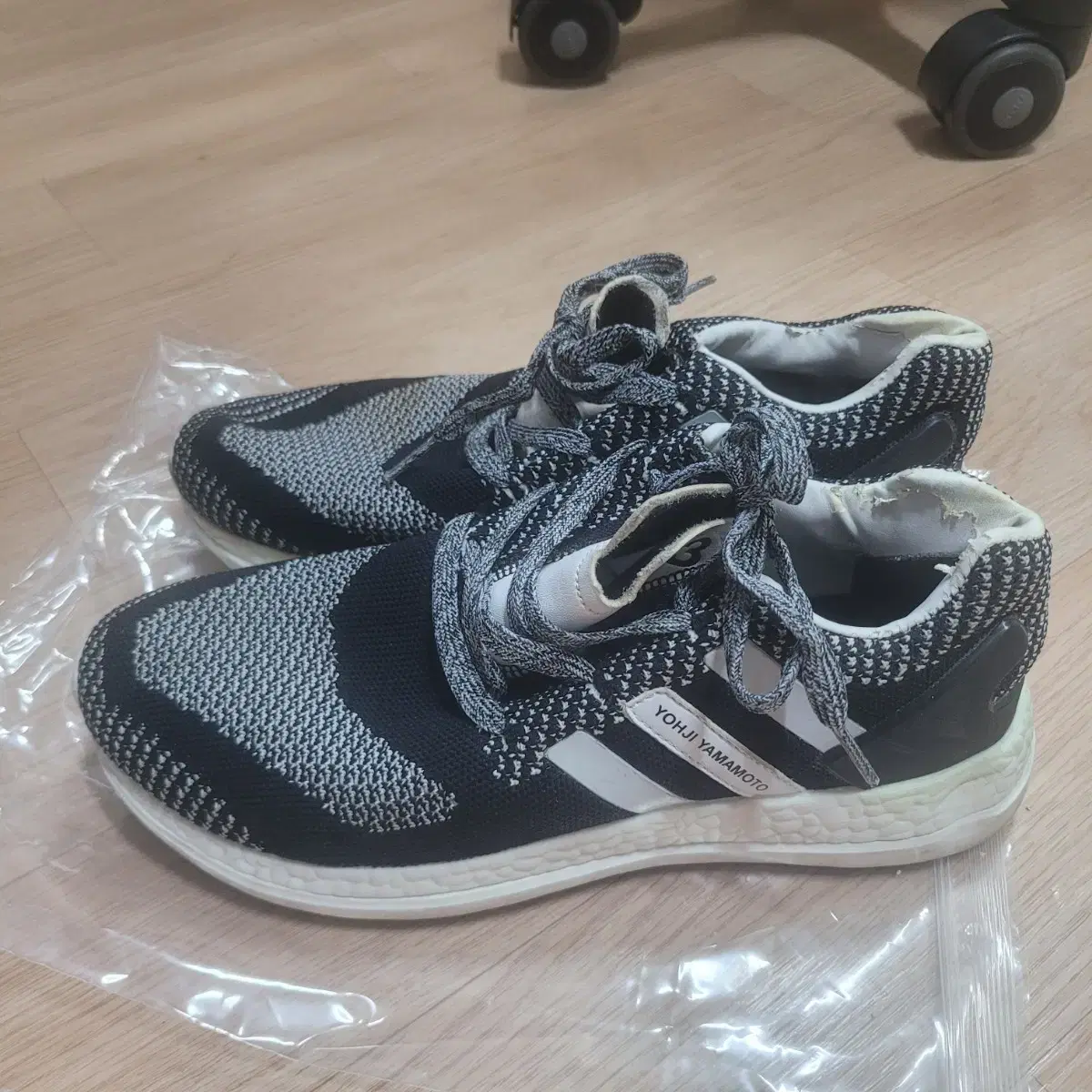 Y-3 Yohji Yamamoto UltraBoost 250